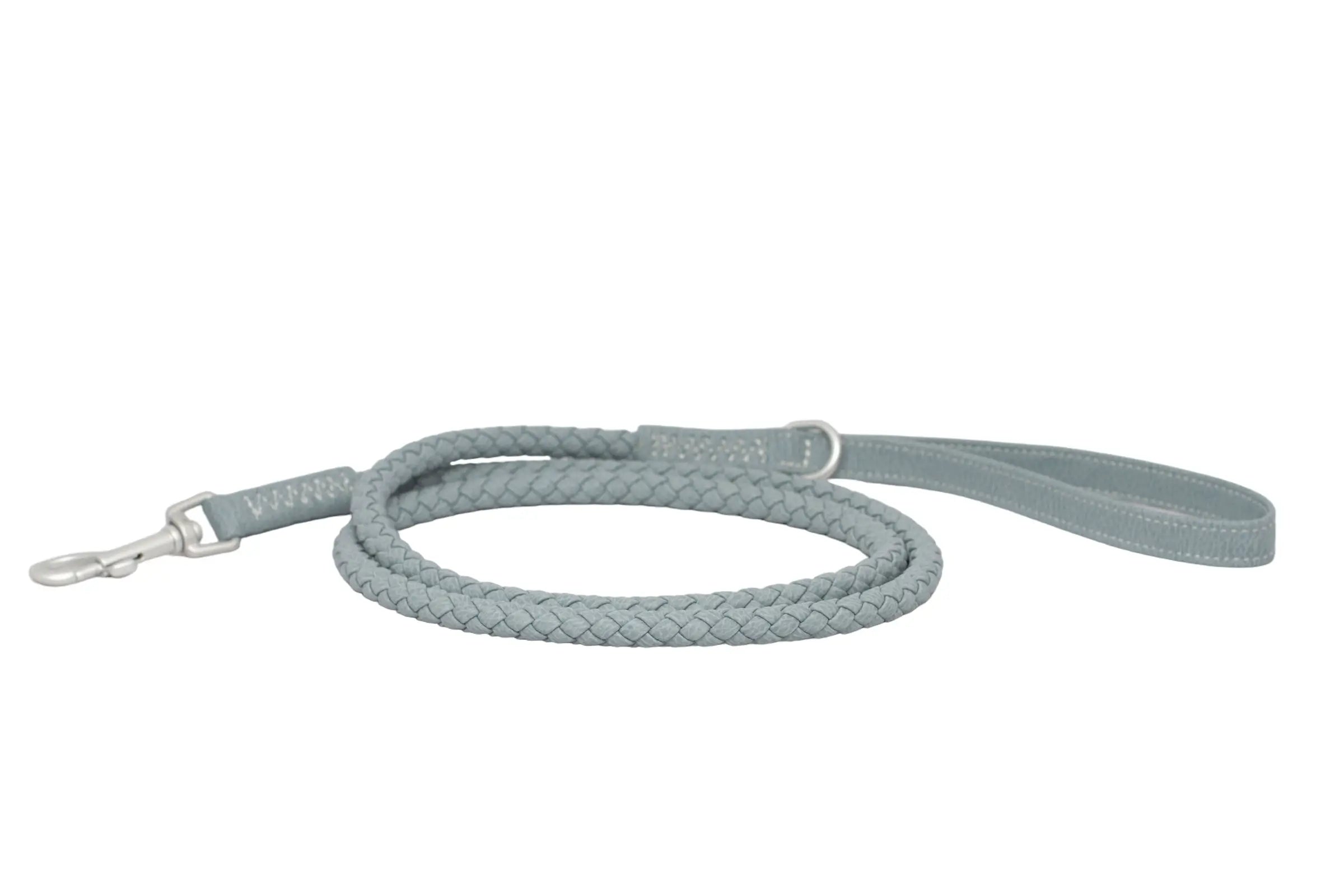 Front of a waterproof and durable dog leash with marine grade anodized aluminum hardware in the color London blue.