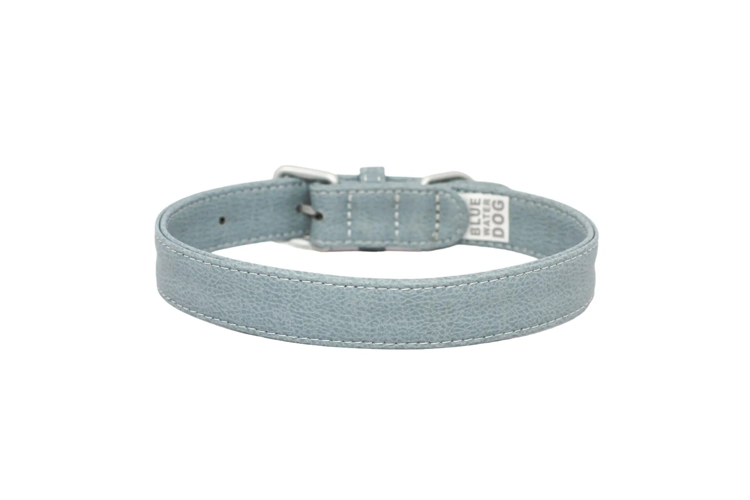 https://www.bluewater.dog/cdn/shop/files/waterproof-dog-collar-london-back.webp?v=1704825258&width=2400