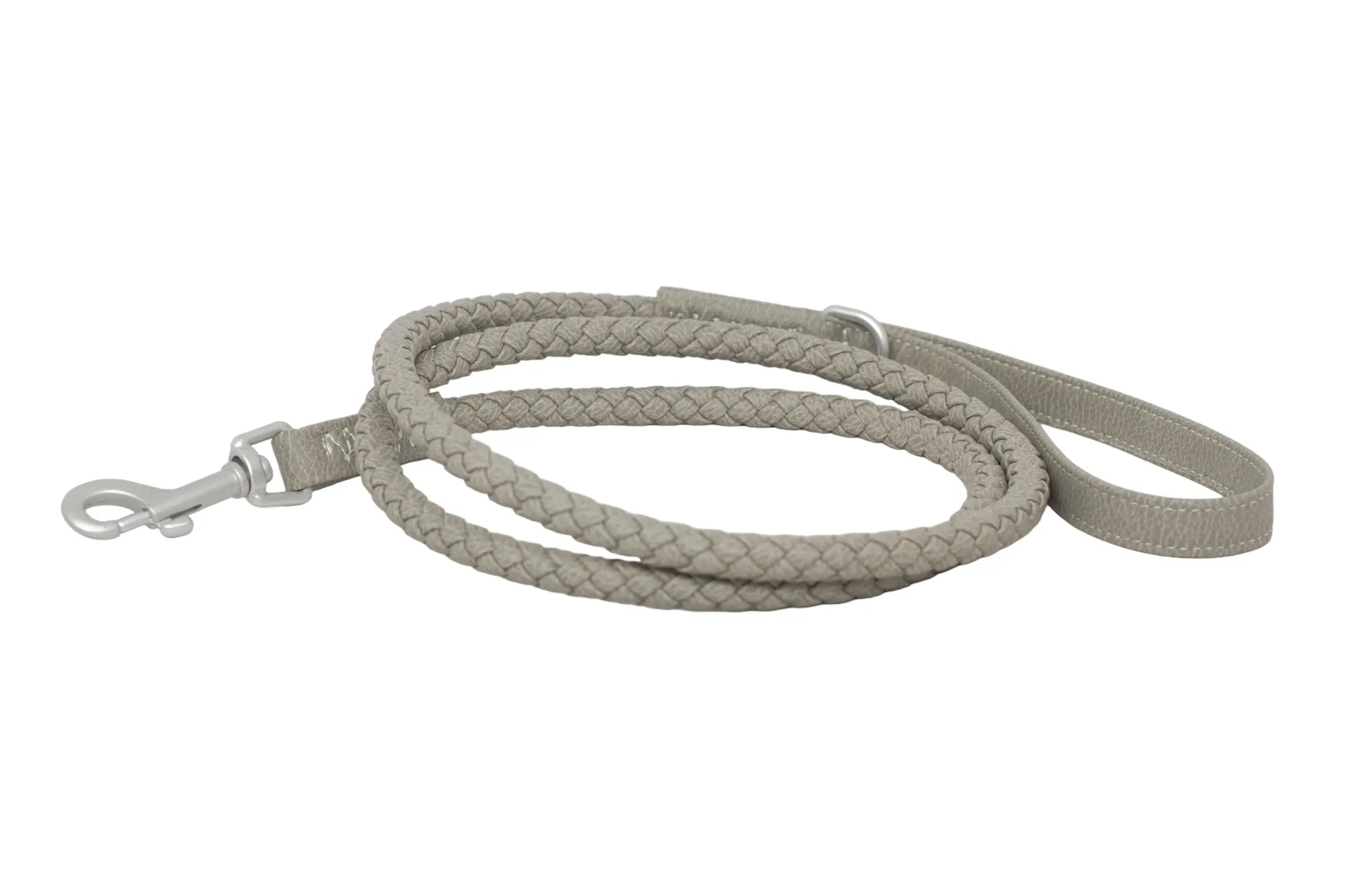 Front of a waterproof and durable dog leash with marine grade anodized aluminum hardware in the color winter gray.